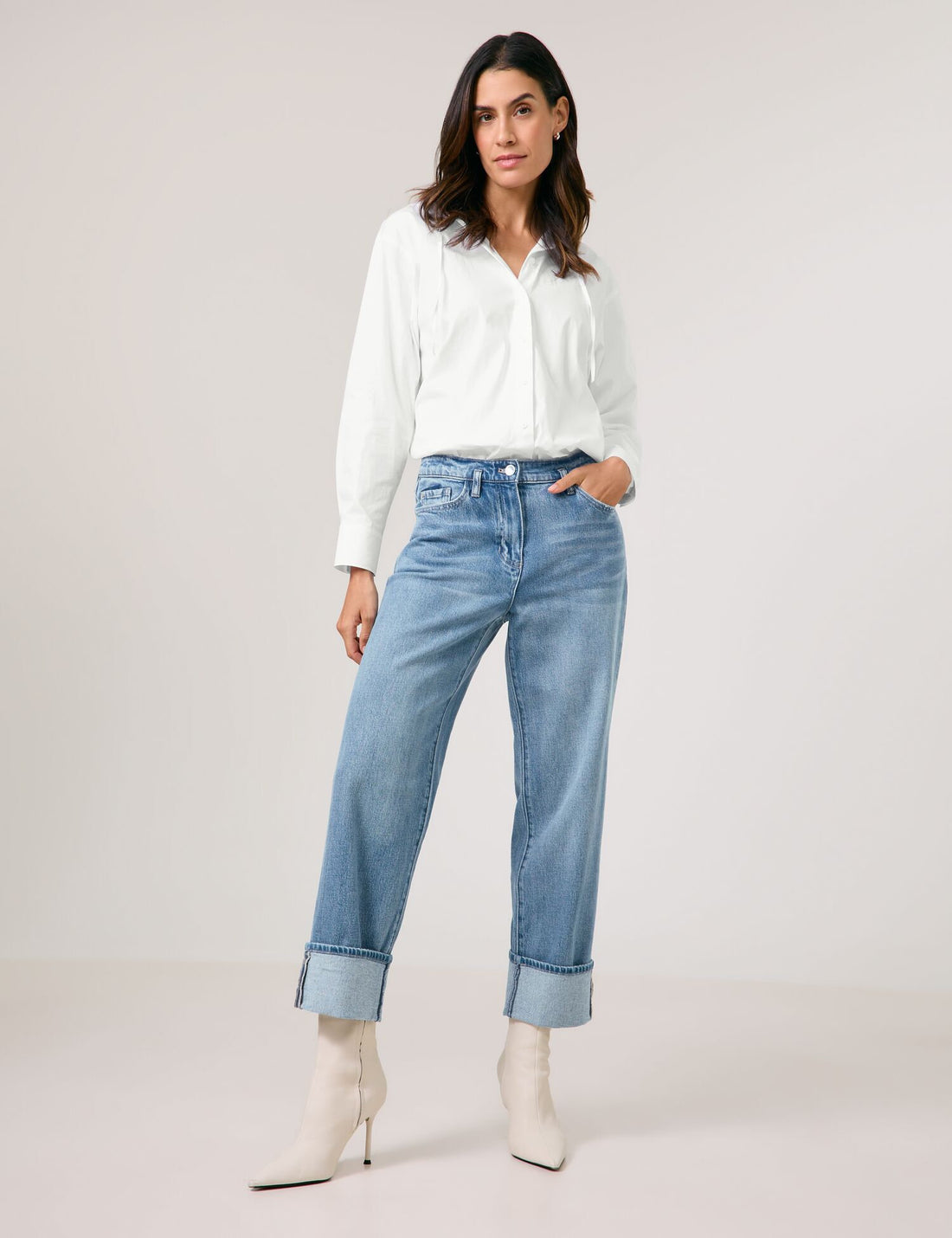 Gerry Weber_7/8-Length Jeans with a Wide Turn-Up Hem_520015-31625_831002_01