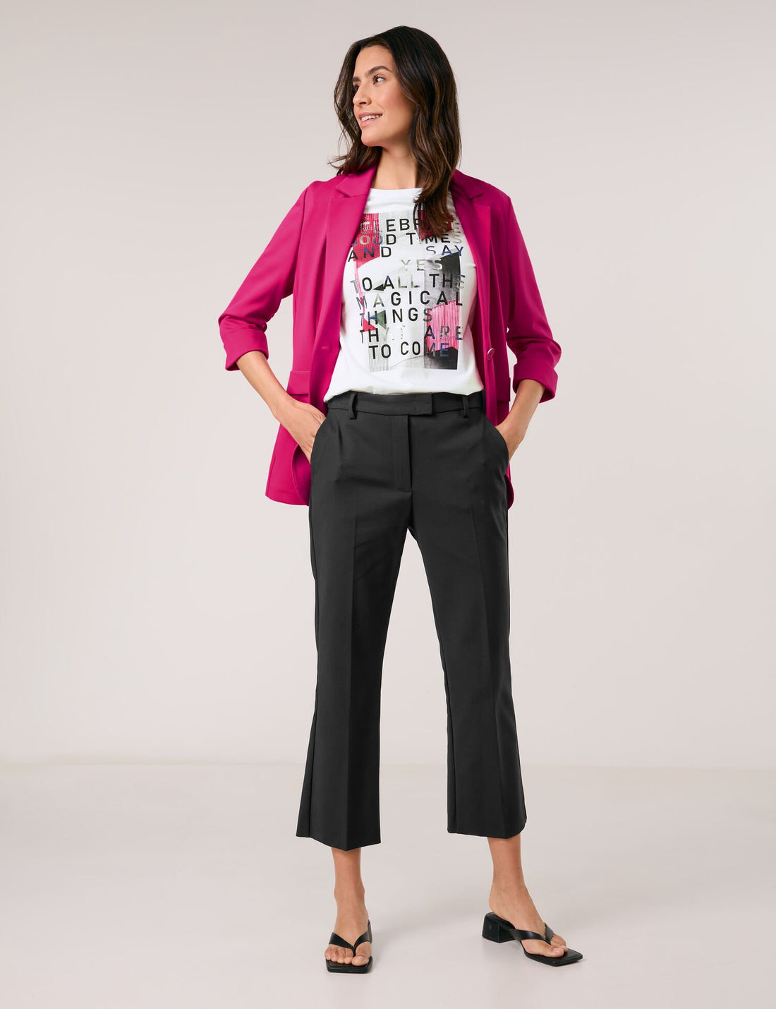 Gerry Weber_Simple 7/8-Length Trousers with Stretch For Comfort_520037-31335_11000_01