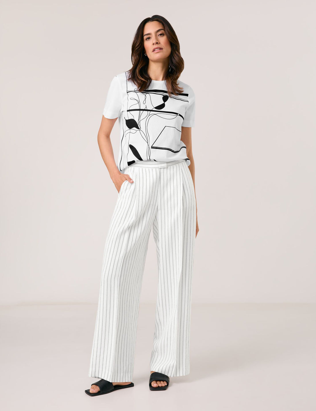 Gerry Weber_Flowing Cloth Trousers_520039-31239_9111_01