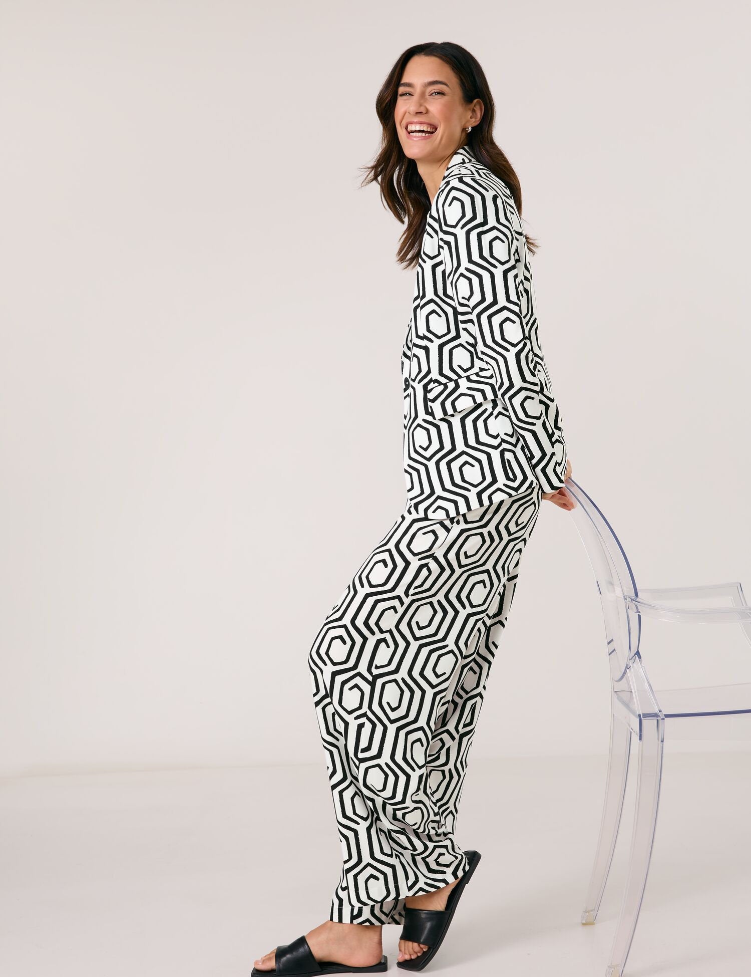 Gerry Weber_Patterned Slip-On Trousers_520048-31430_9069_08