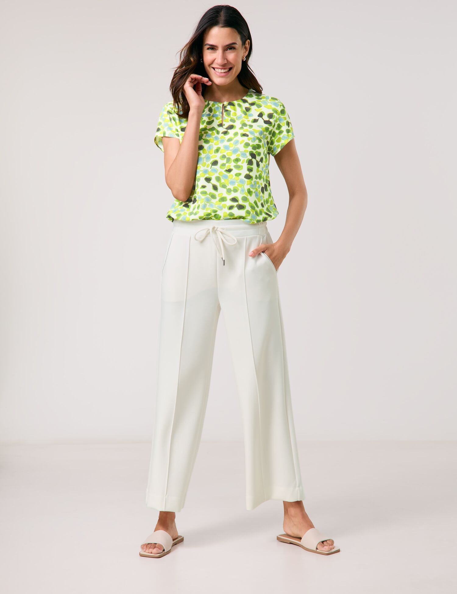 Gerry Weber_Sand-Washed Pull-On Trousers_520105-35006_99700_01