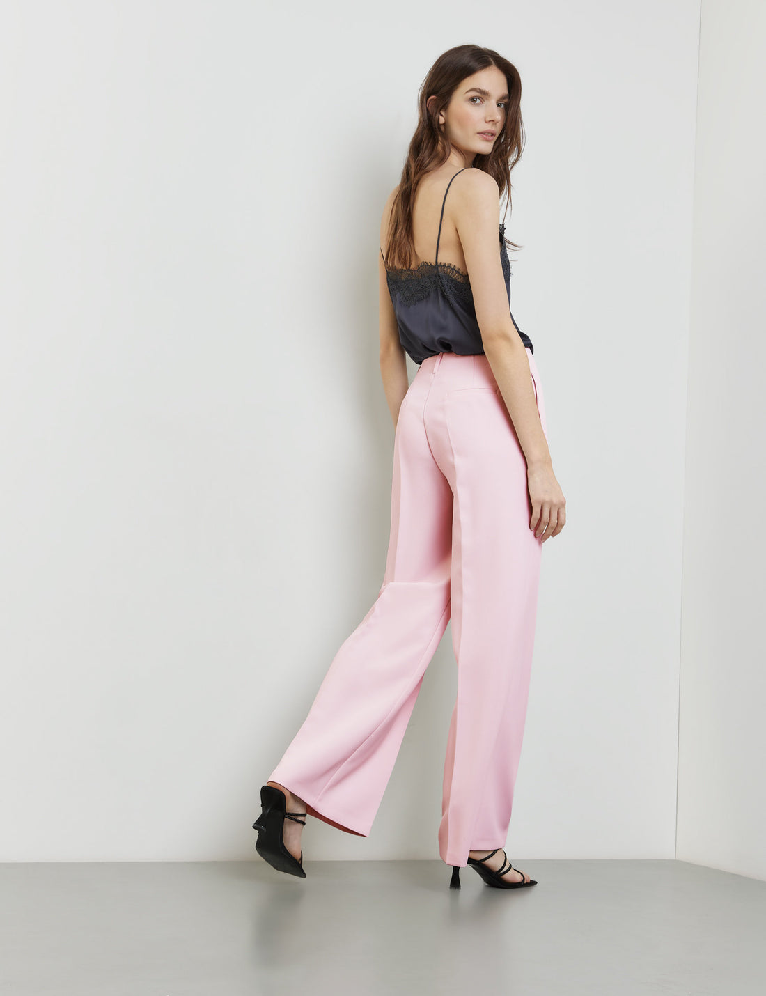 Elegant Wide Leg Trousers Made Of Stretch Fabric	 Casual Fit_520303 11054_3460_06