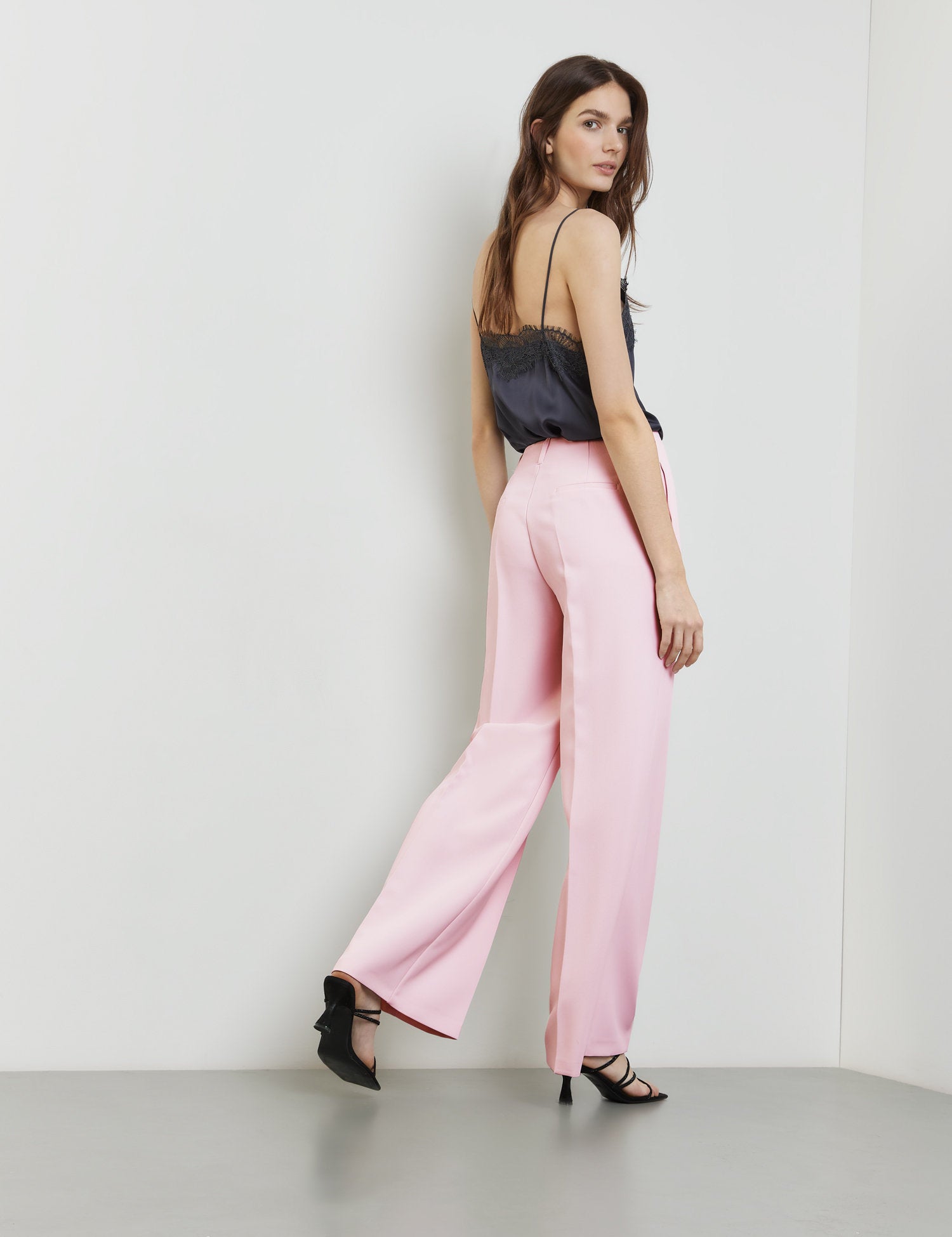 Elegant Wide Leg Trousers Made Of Stretch Fabric	 Casual Fit_520303 11054_3460_06