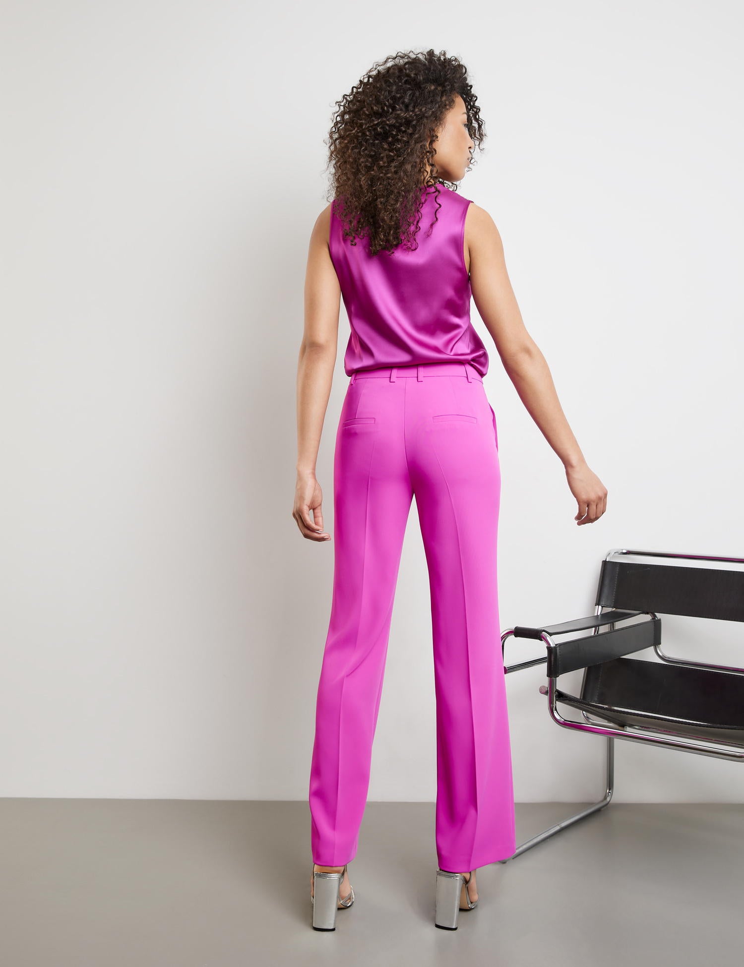 Elegant Flared Trousers_520307-11055_3420_06