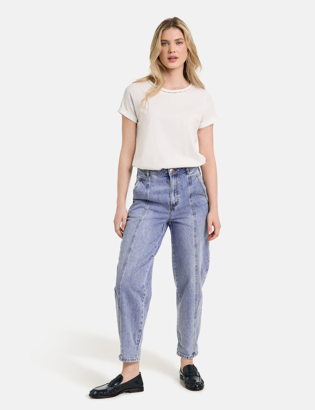 3/4-Length Jeans In A Balloon Fit_520328-11413_8969_01