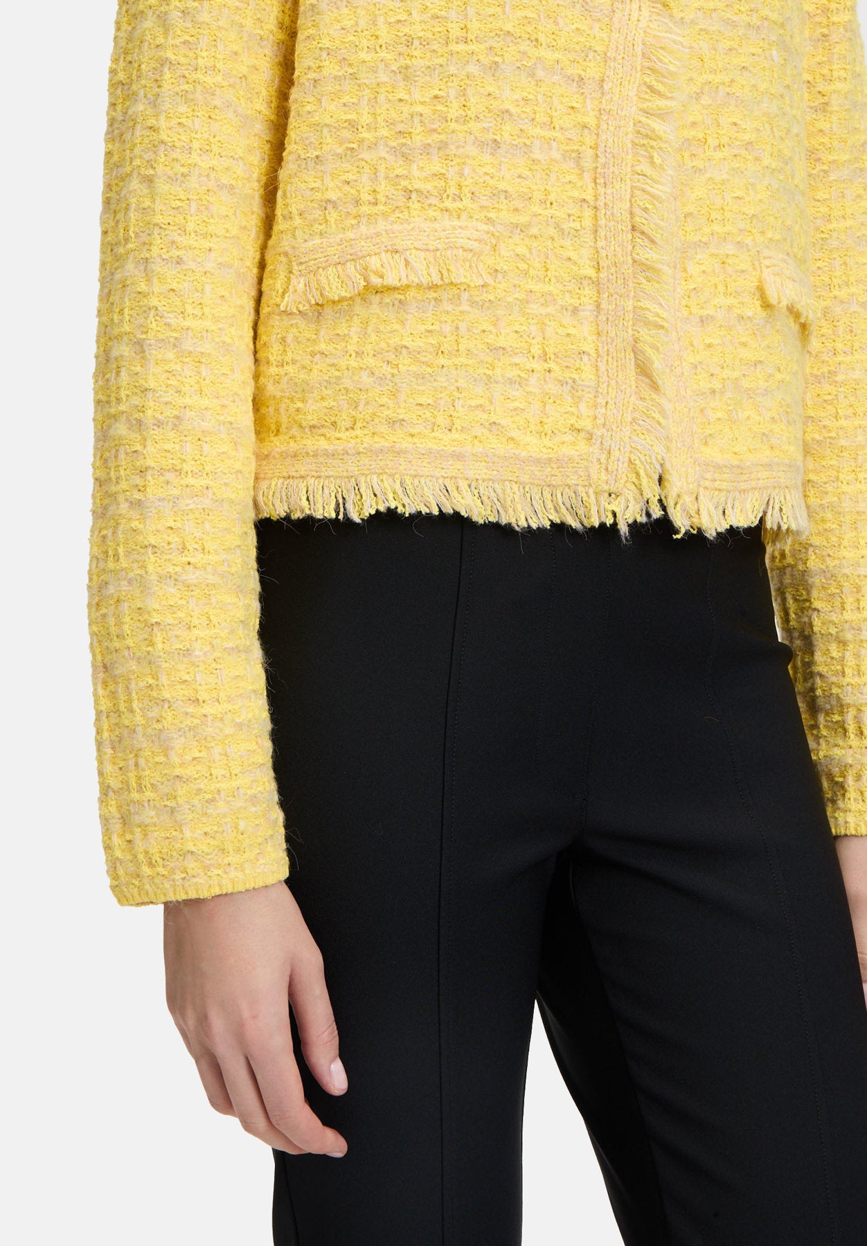 Betty Barclay_Knit Cardigan with Fringes_5209-1029_2912_07