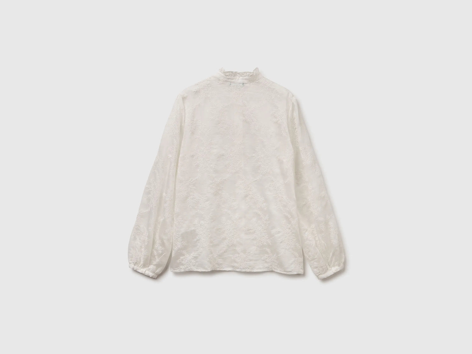 Benetton_Creamy White_Embroidered Blouse with Ruffled Collar_52WNDQ0CQ_901_06