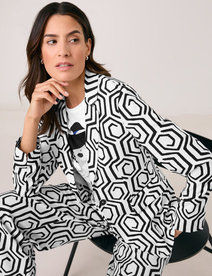 Gerry Weber_Sustainable Blazer with an All-Over Pattern_530042-31430_9069_02