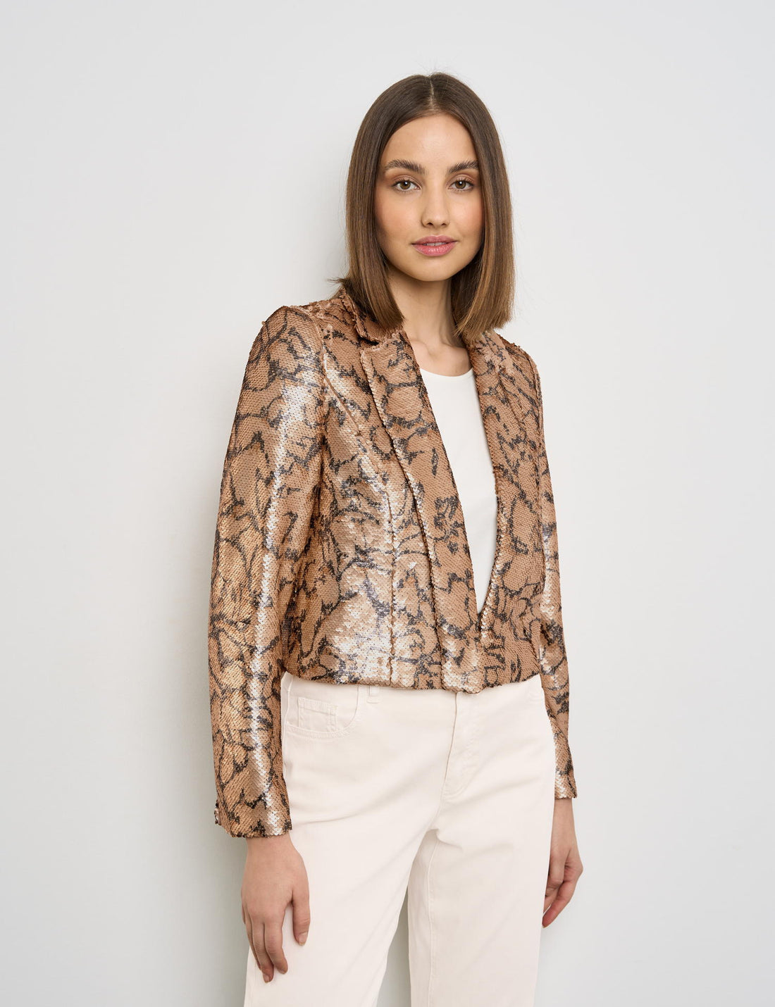 Short Blazer With All-Over Sequins_530311-11062_9282_01