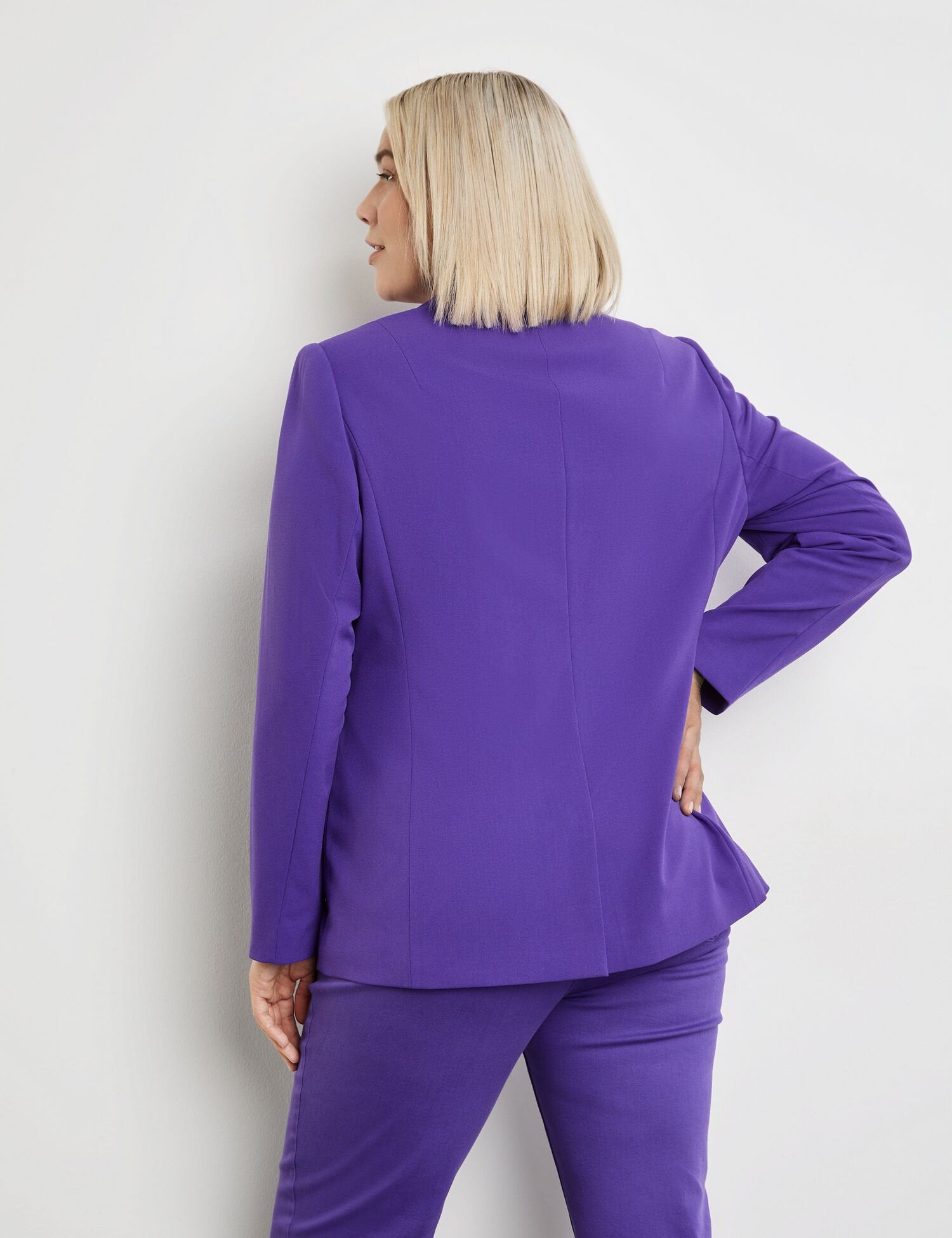 Elegant Blazer With Stretch For Comfort_530504-21100_3480_06