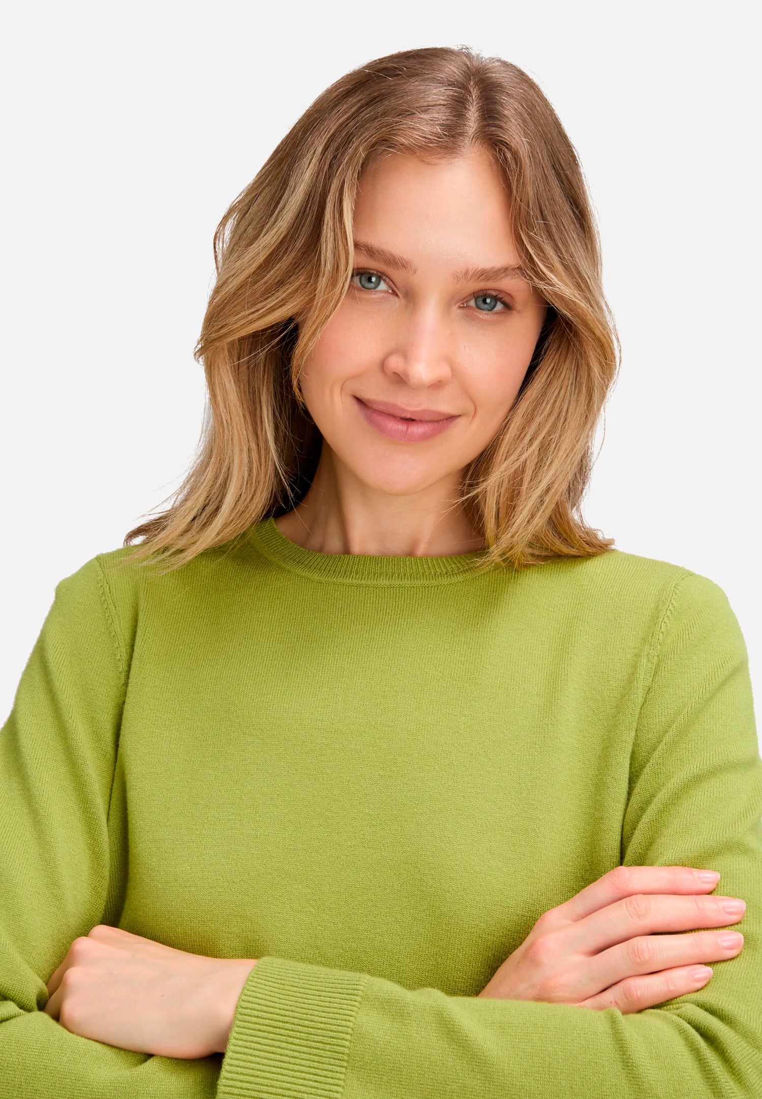 Betty Barclay_Fresh Moss_Basic Knit Sweater with a Round Neck_5342-2907_5436_06