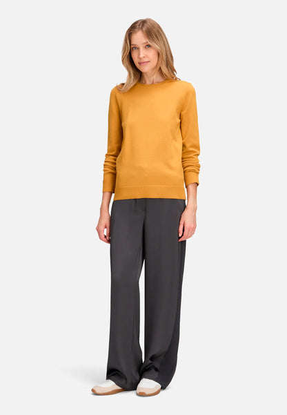 Betty Barclay_Autumn Gold_Basic Knit Sweater with a Round Neck_5342-2907_7256_02