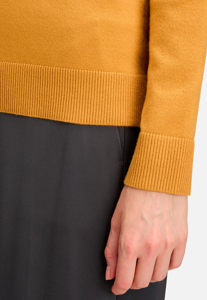 Betty Barclay_Autumn Gold_Basic Knit Sweater with a Round Neck_5342-2907_7256_06