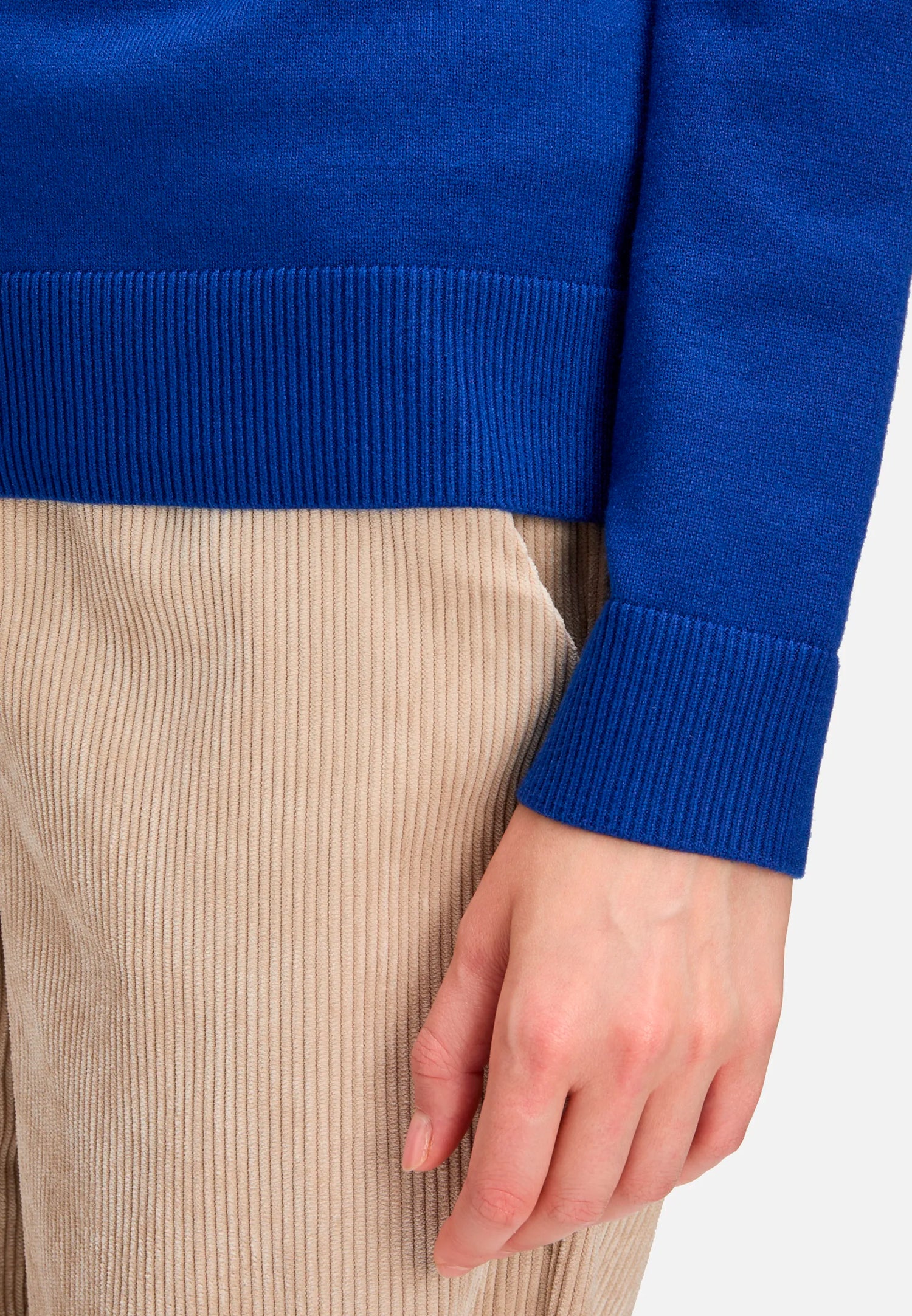 Betty Barclay_Adria_Basic Knit Sweater with a Round Neck_5342-2907_8329_06