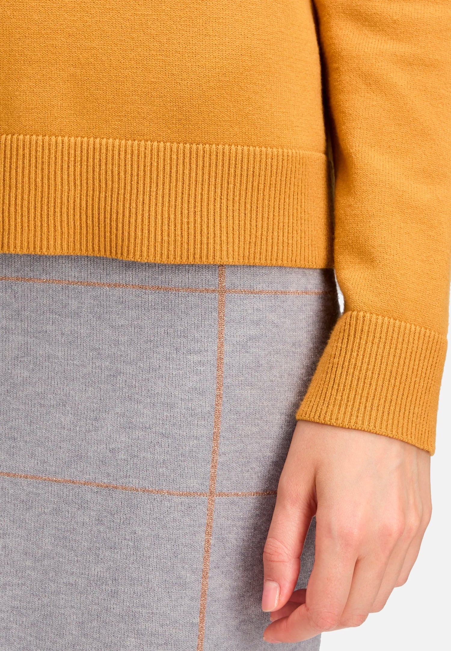 Betty Barclay_Autumn Gold_Basic Knit Sweater with Stand-Up Collar_5343-2907_7256_06