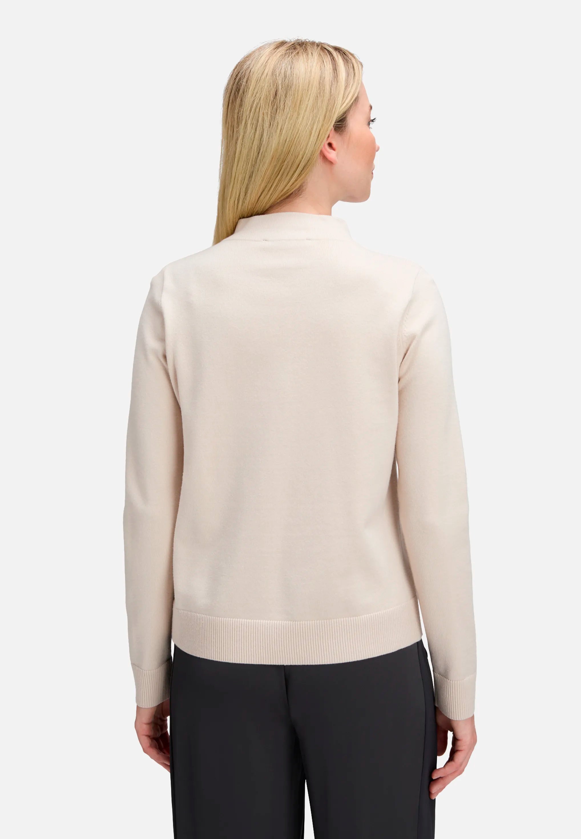 Betty Barclay_Pastel Sand_Basic Knit Sweater with Stand-Up Collar_5343-2907_9104_03