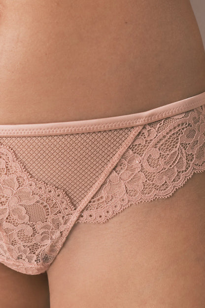 Women Secret_Pink_Pink Shimmer Lace String Thong_5353895_72_04