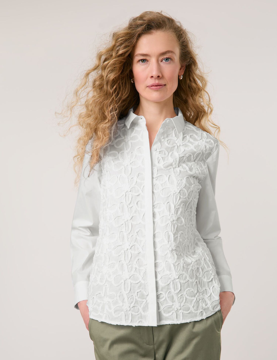 Gerry Weber_Long Sleeve Blouse with Floral Embroidery_560120-31415_99600_01