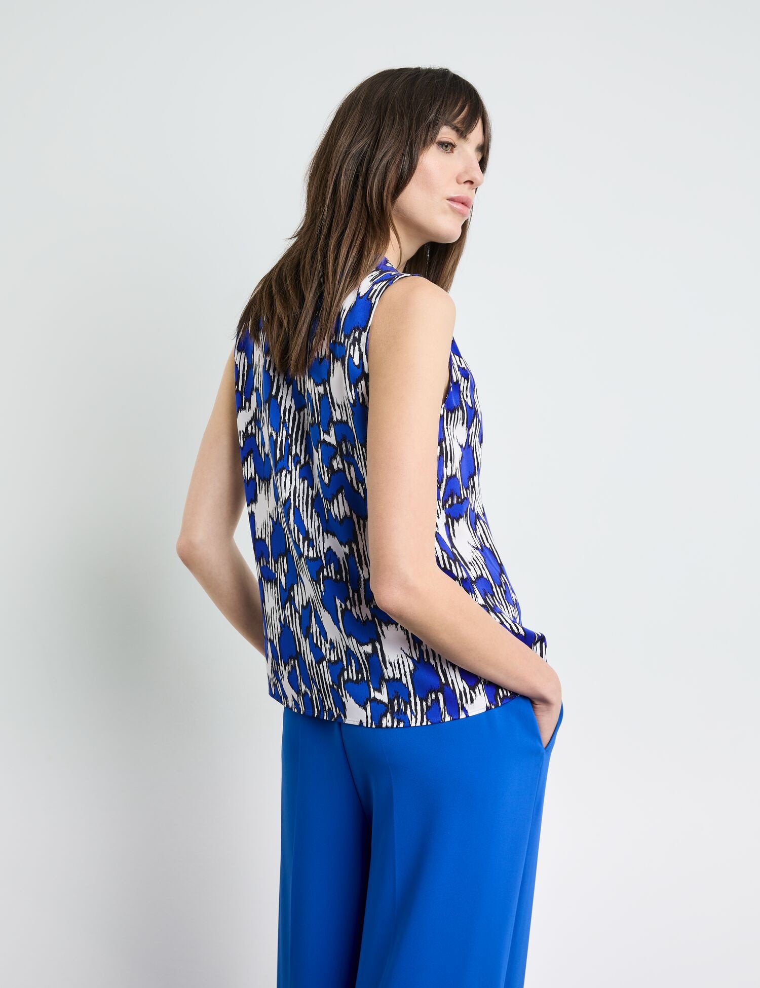 Blouse Top With All-Over Print_560347-11124_8872_06