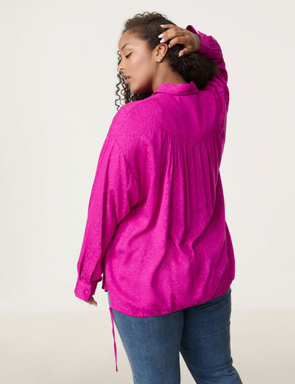 Flowing Shirt Blouse With A Drawstring_560514-21119_3500_06