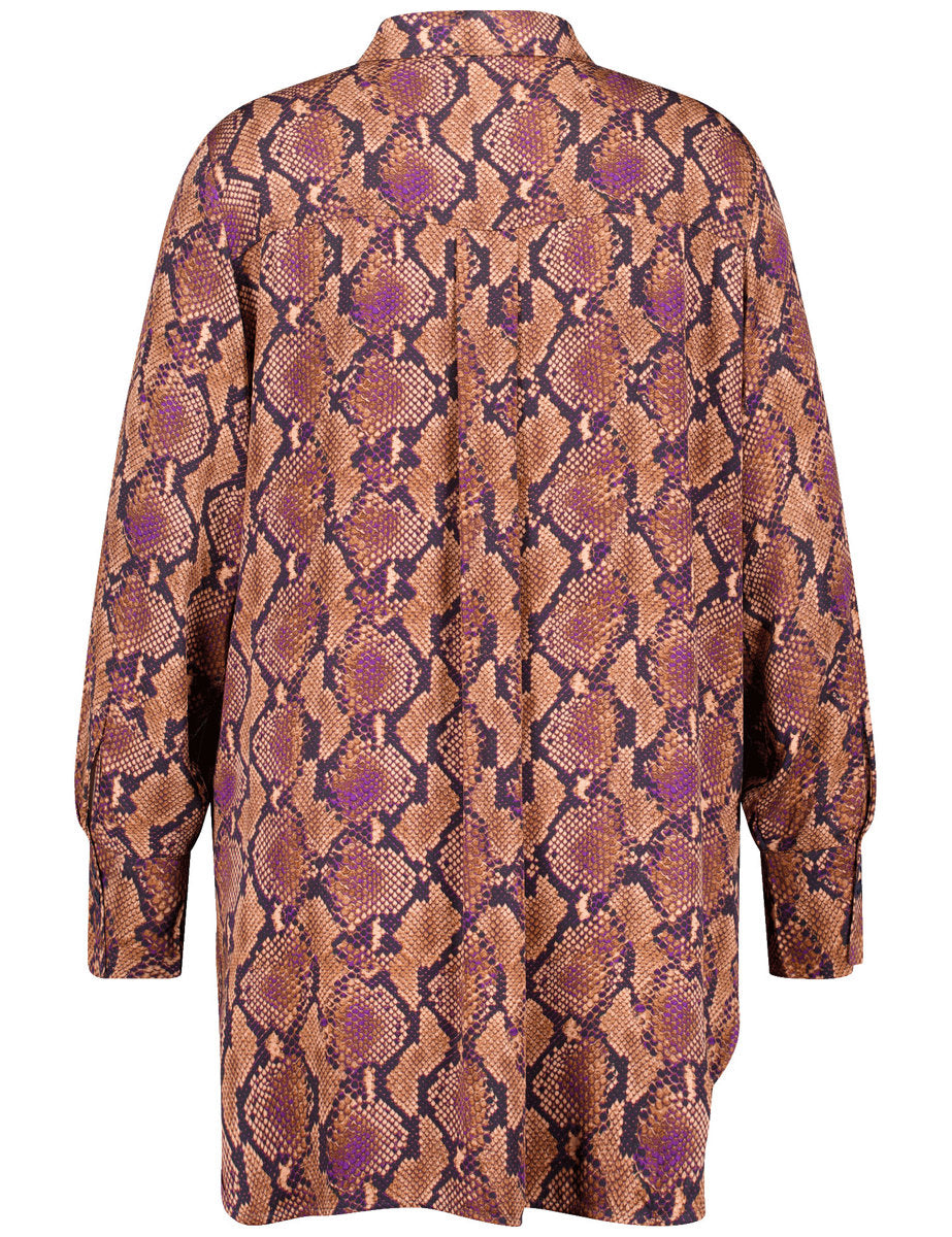 Long Blouse with A Snakeskin Print_560522-21155_7442_03