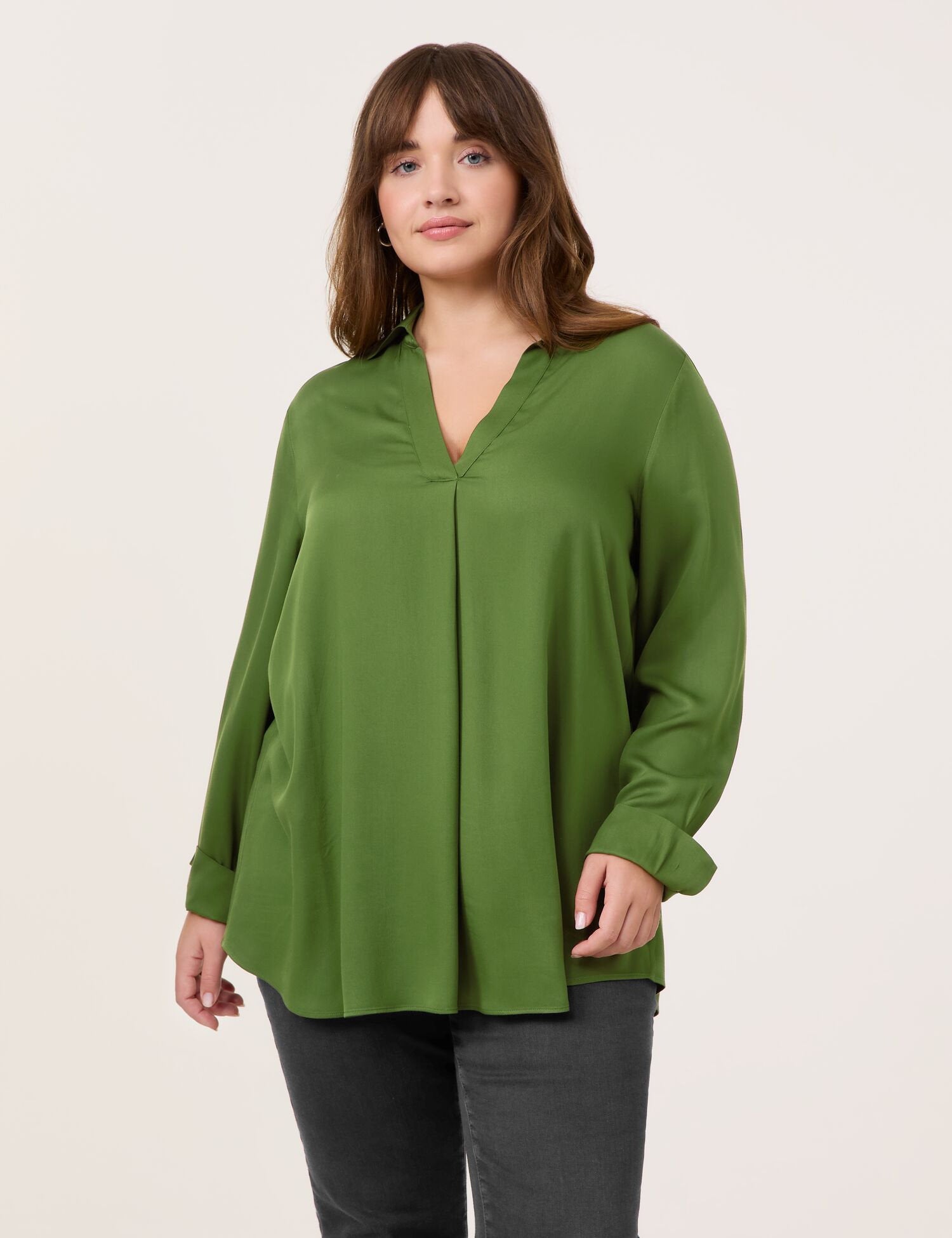 Long Sleeve Blouse with V Neckline_560537-21158_5710_01