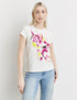 T-Shirt With A Decorative Front Print_571321-16125_9702_01