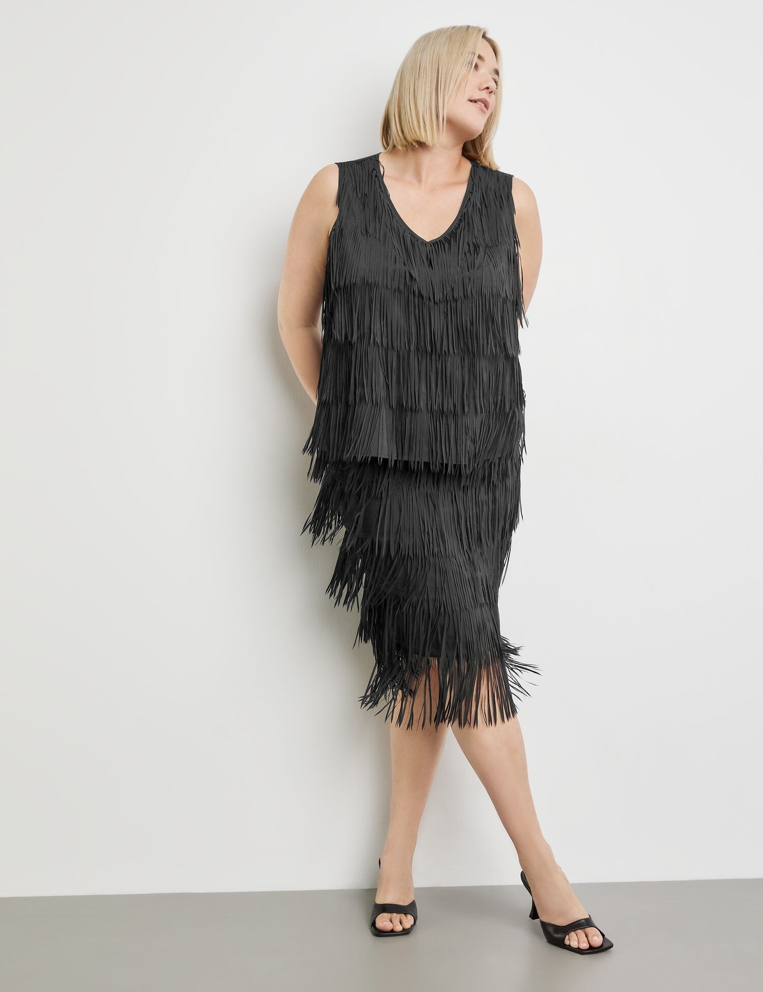 Top With Fringed Details_571507-26406_1100_05