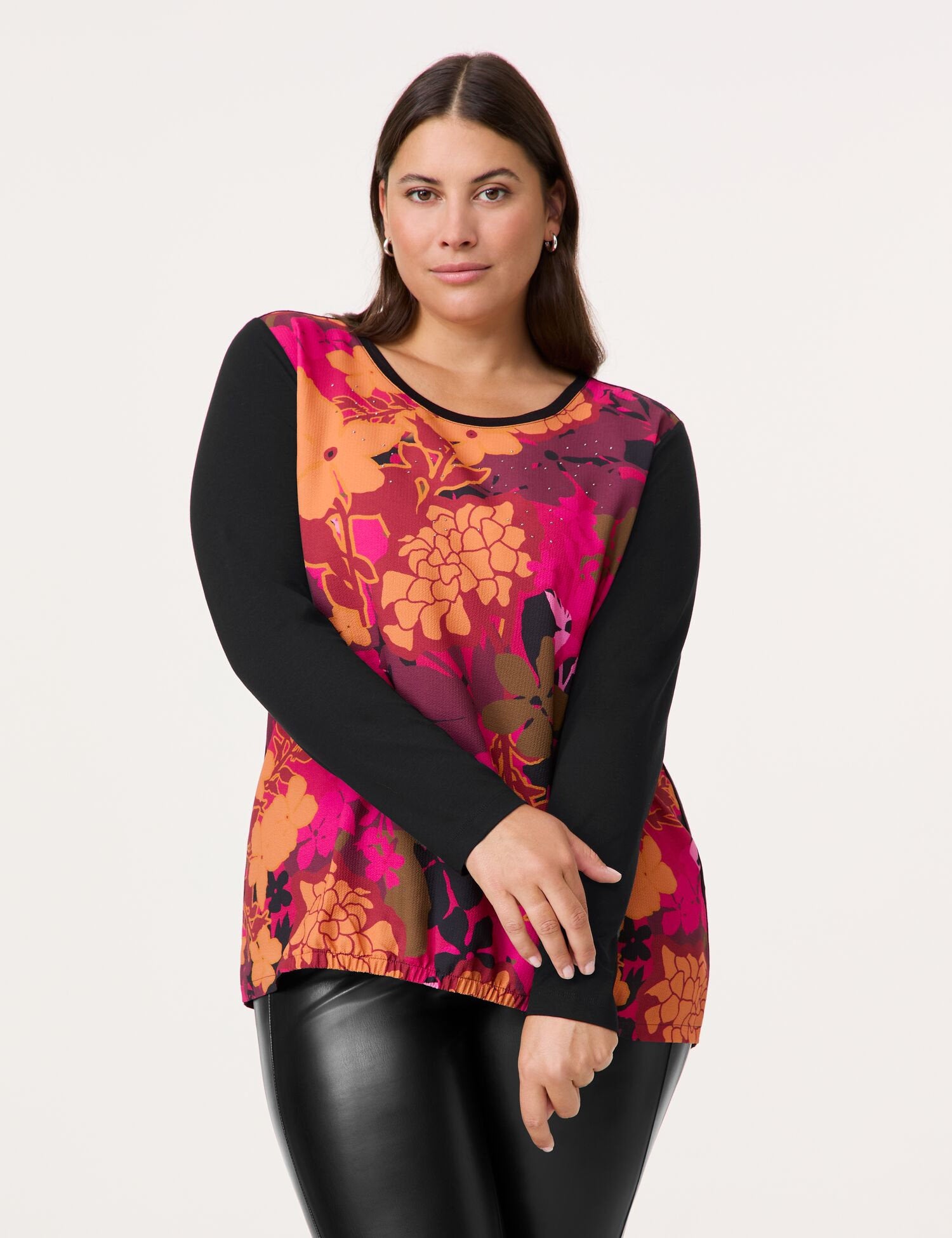 Long Sleeve Top With A Floral Blouse Front_01