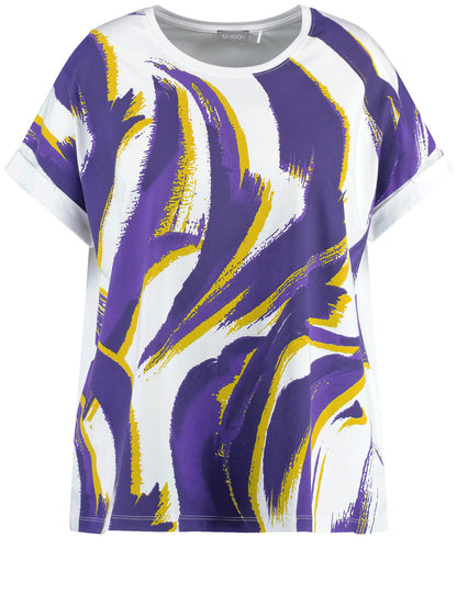 T-Shirt With An Abstract Print_571553-26404_9602_02