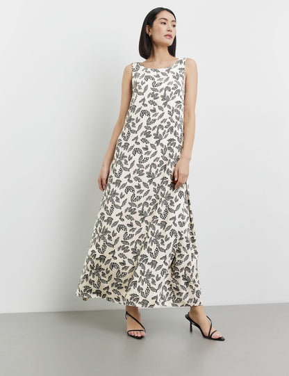 Sleeveless Maxi Dress With A Cut-Out At The Back_580330-11110_9452_03