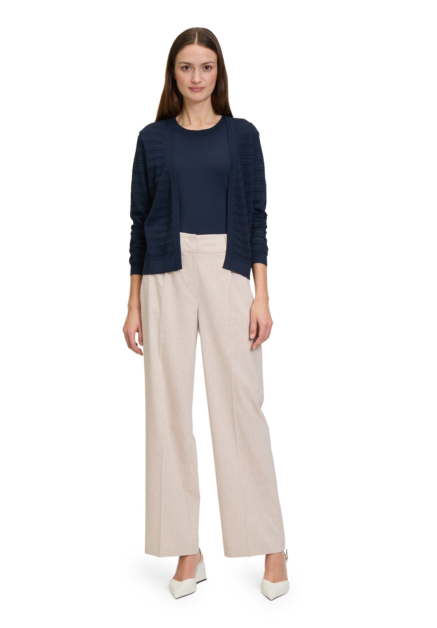 Betty Barclay_Close-Fitting Knit Cardigan_5842-3259_8543_02