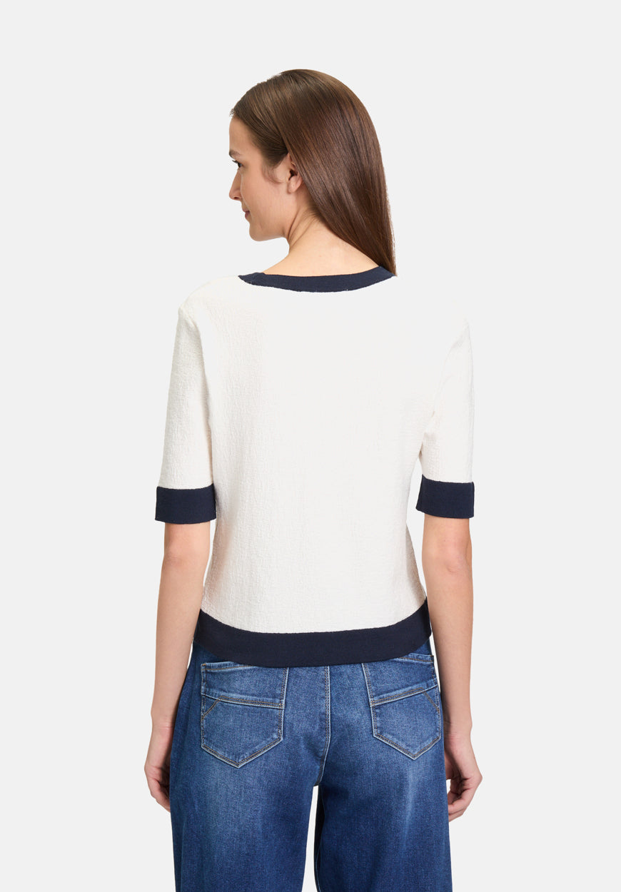Betty Barclay_Cream/Dark Blue_Fine Knit Round Neck Sweater_5886-3077_1883_04