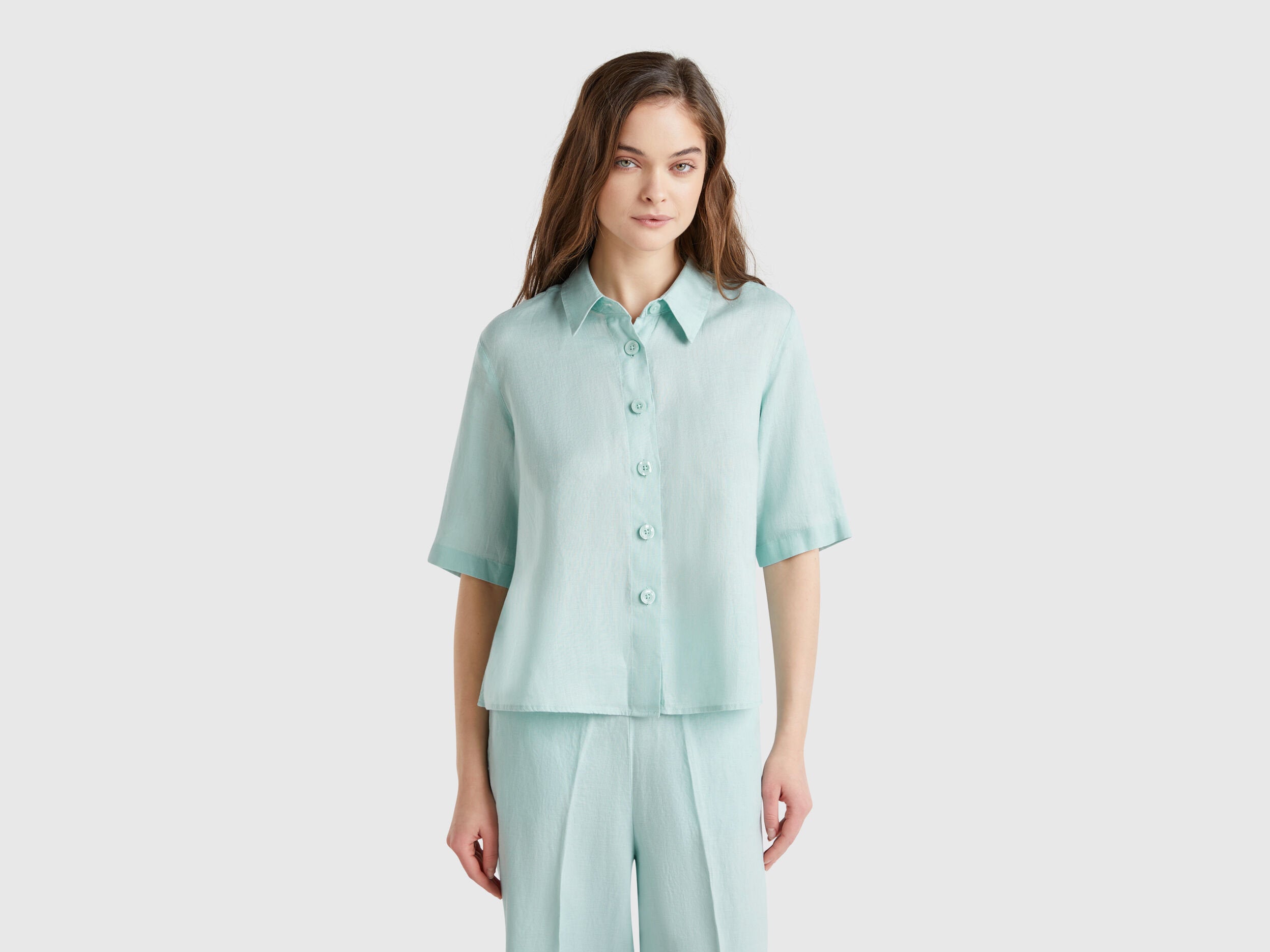 Benetton_Short Shirt in Pure Linen_5BML5QB75_17H_01