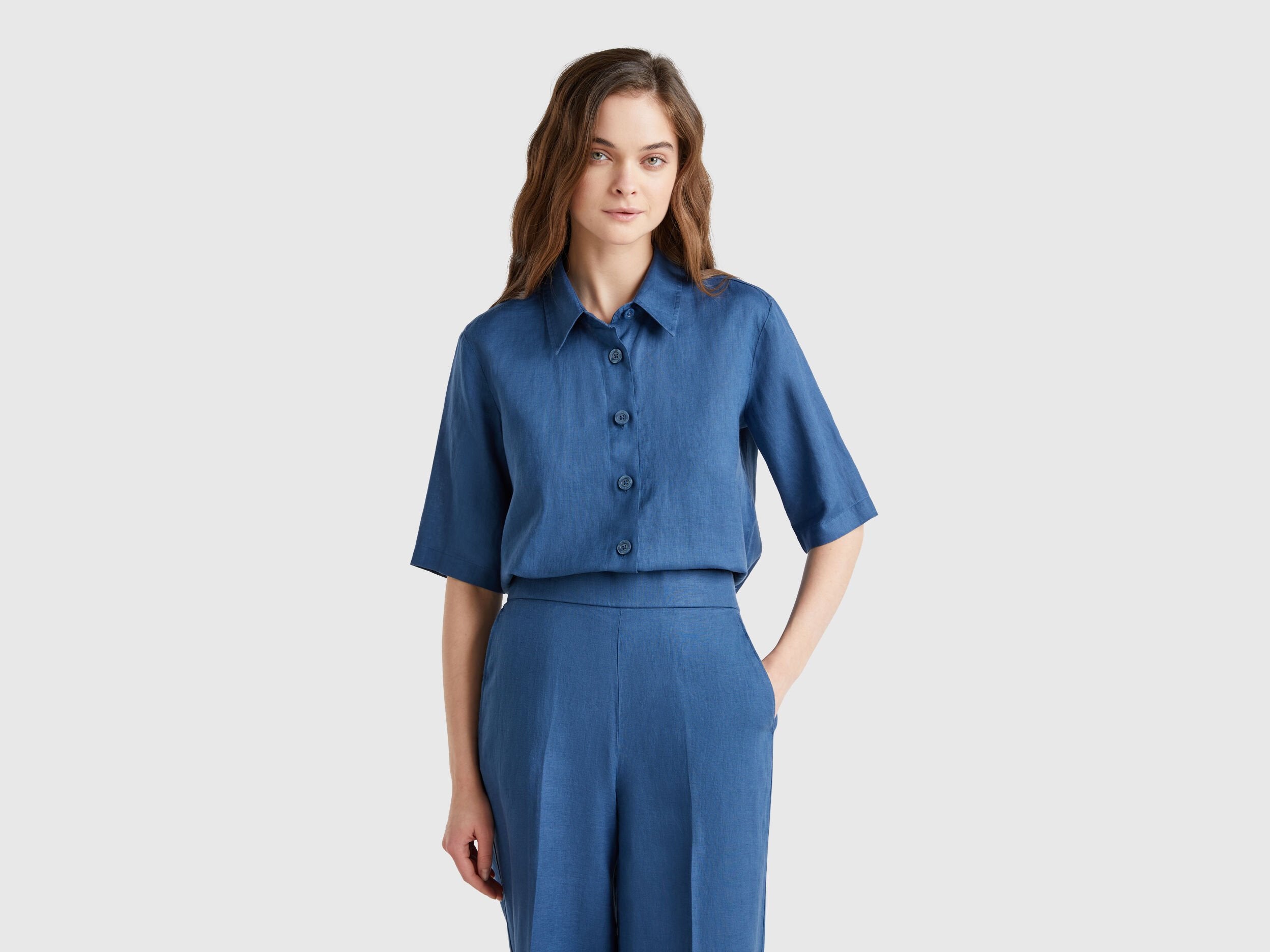 Benetton_Short Shirt in Pure Linen_5BML5QB75_217_02