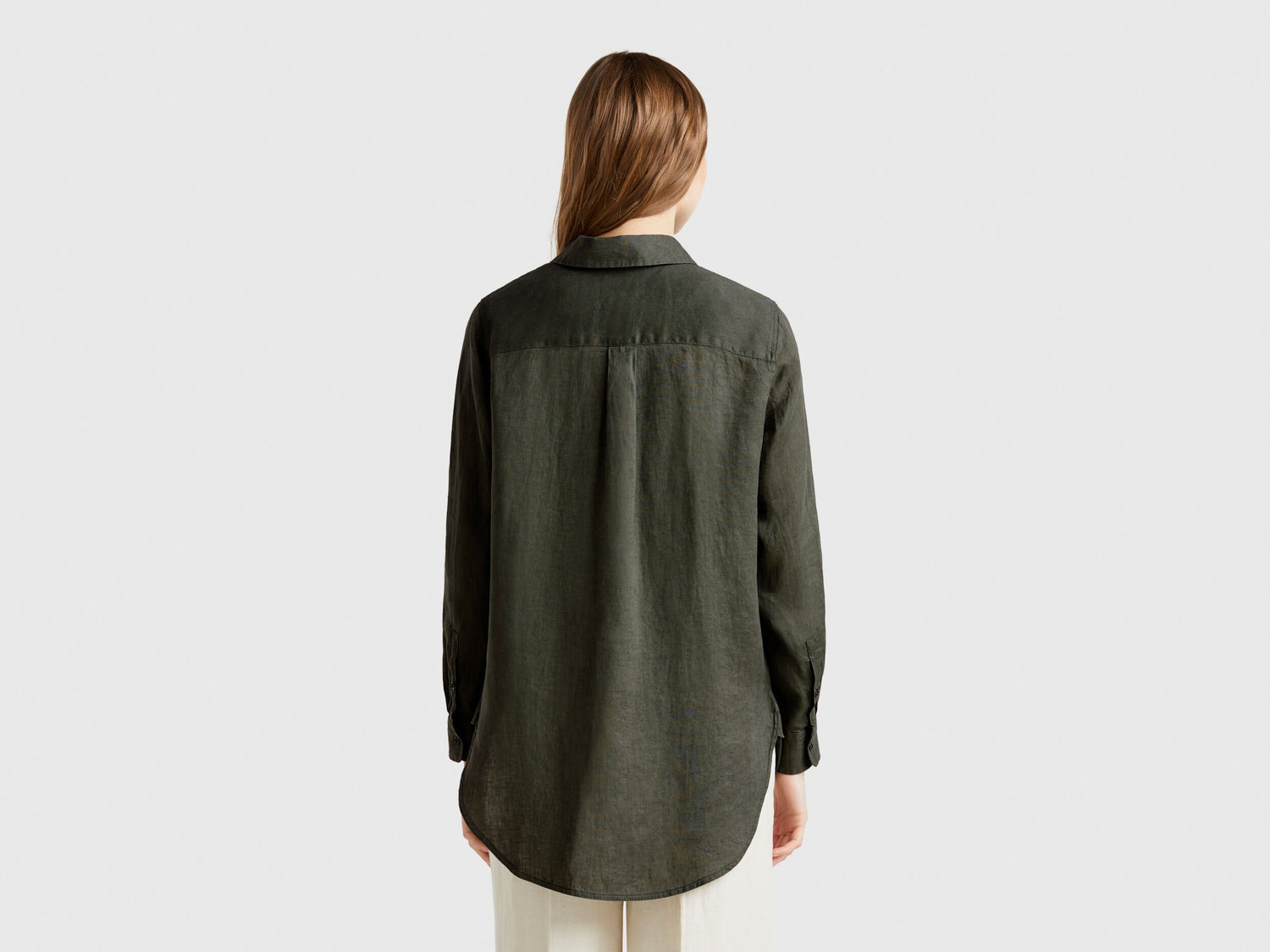 Benetton_Long Shirt in Pure Linen_5BMLDQ02U_20W_02