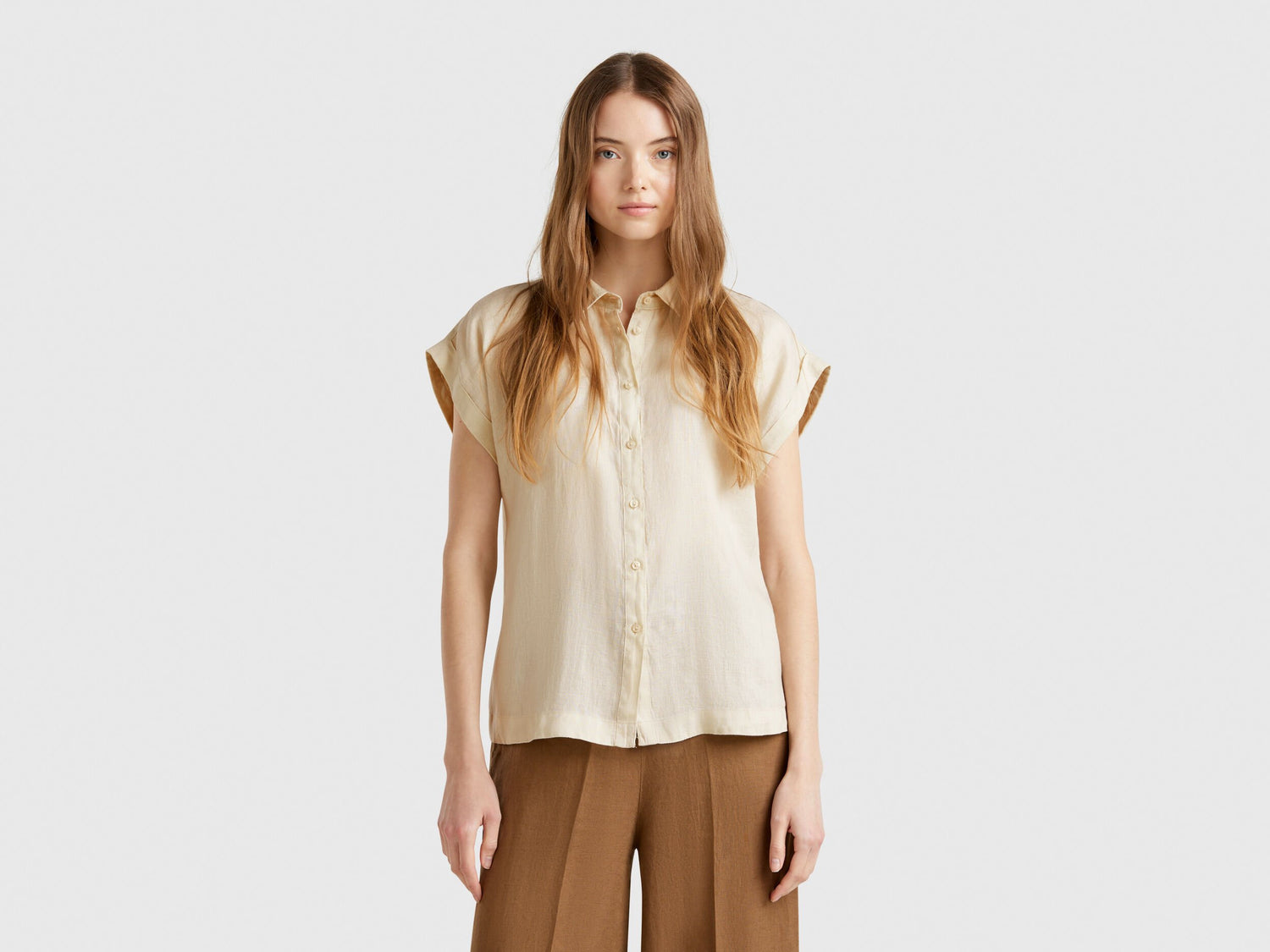 Benetton_Regular Fit Shirt in Pure Linen_5BMLDQ06V_152_01