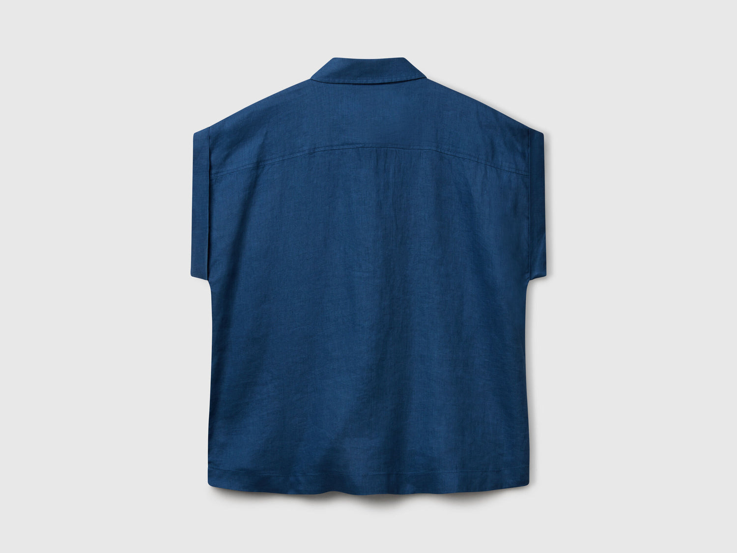 Benetton_Regular Fit Shirt in Pure Linen_5BMLDQ06V_217_04