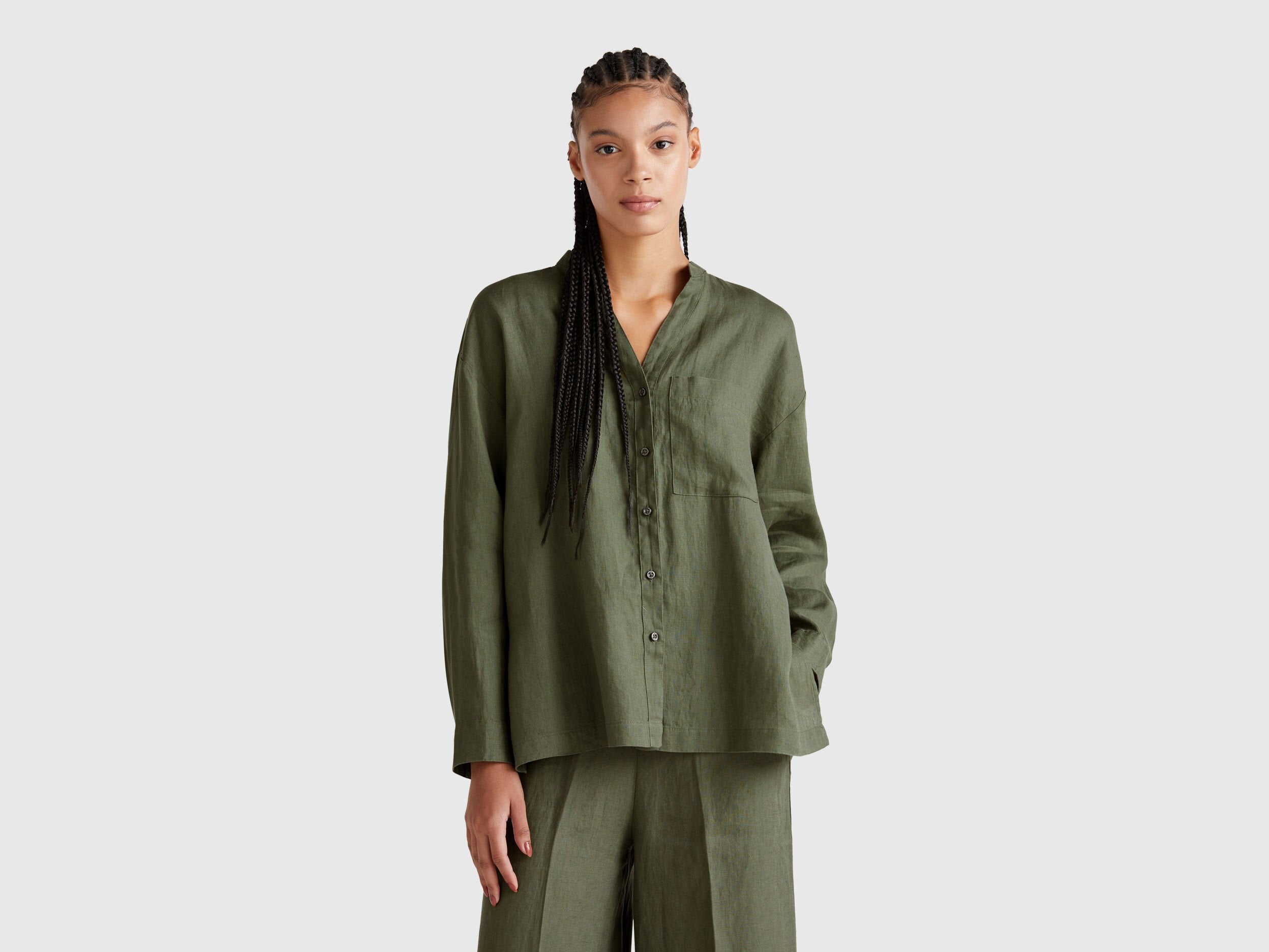 Benetton_Oversized Shirt in Pure Linen_5BMLDQ0BA_20W_01
