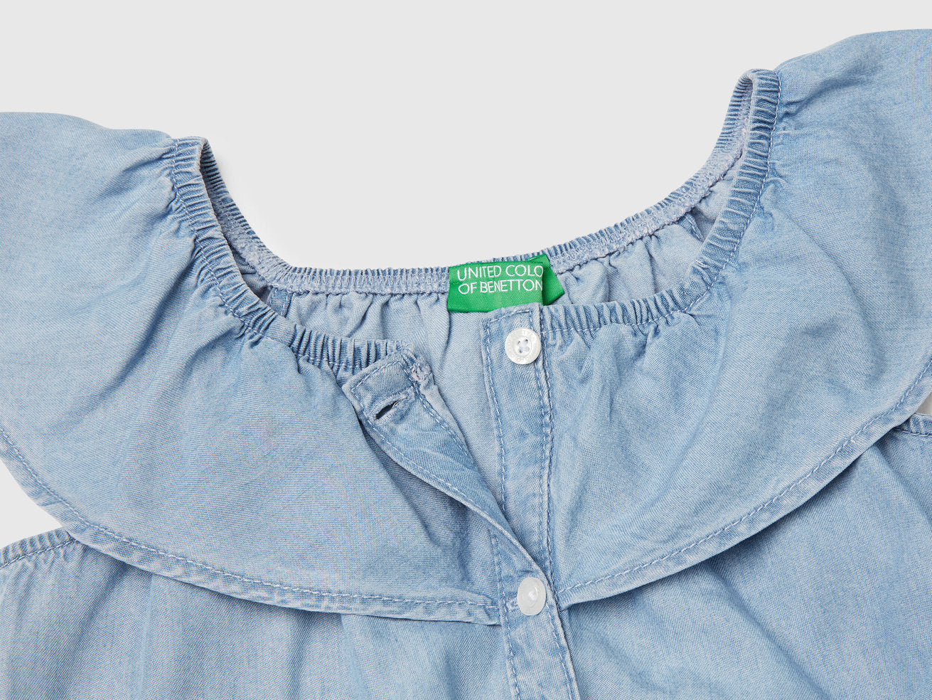 Benetton_Chambray Top with Trim_5FFKCQ047_901_03