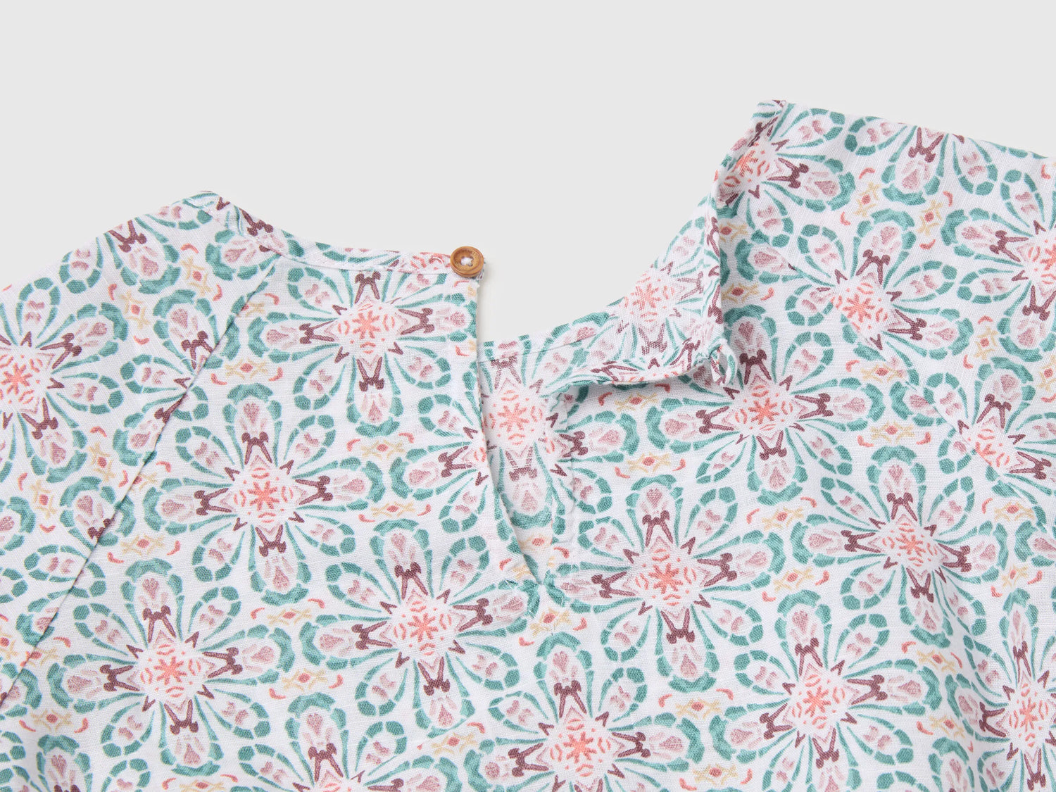 Benetton Aqua Girls Floral Blouse in Linen Blend SKU: 5NVDCQ04S_68D Image 03