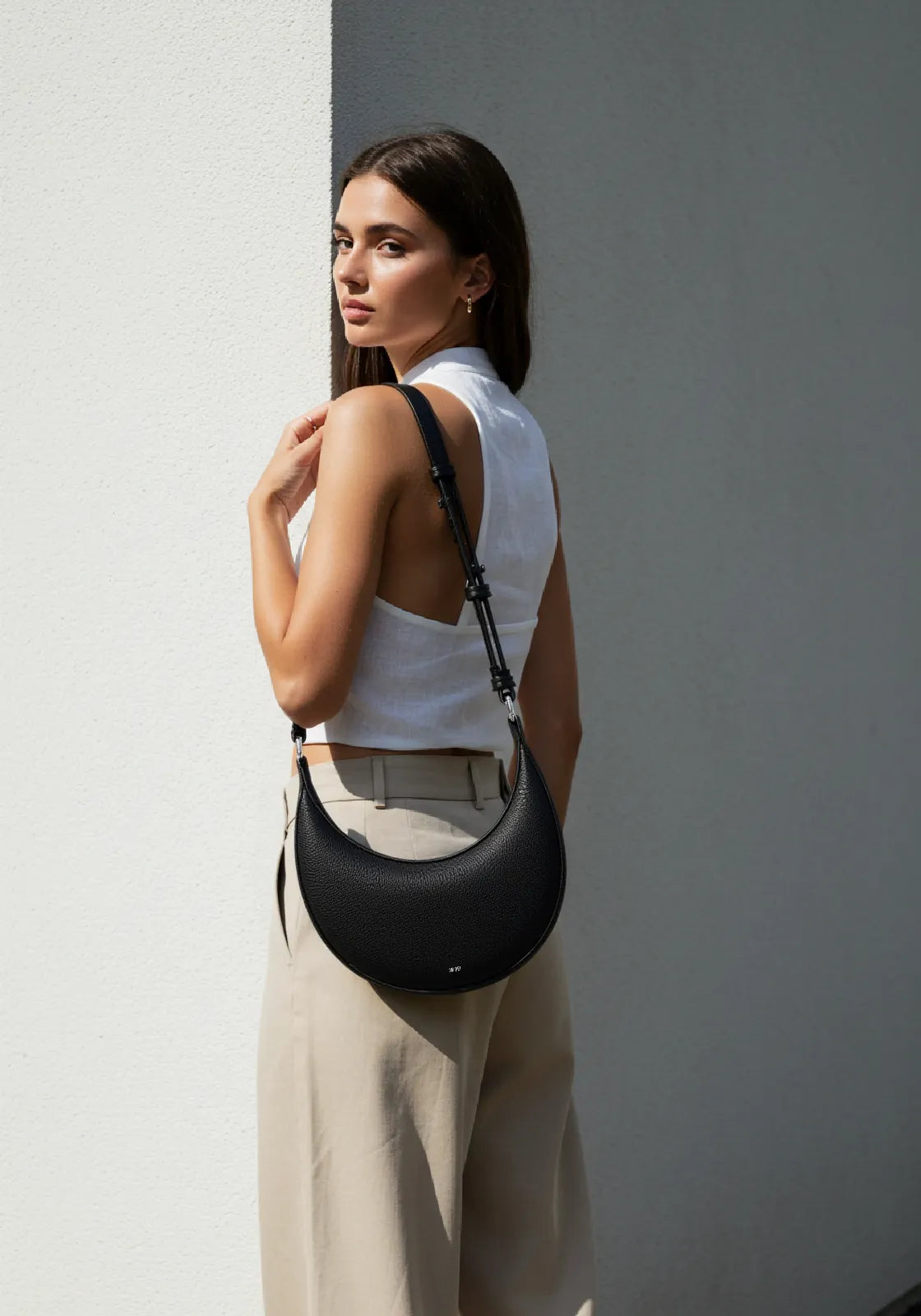 JW PEI_Black_Carly Medium Shoulder Bags_5S04-11_Black_010