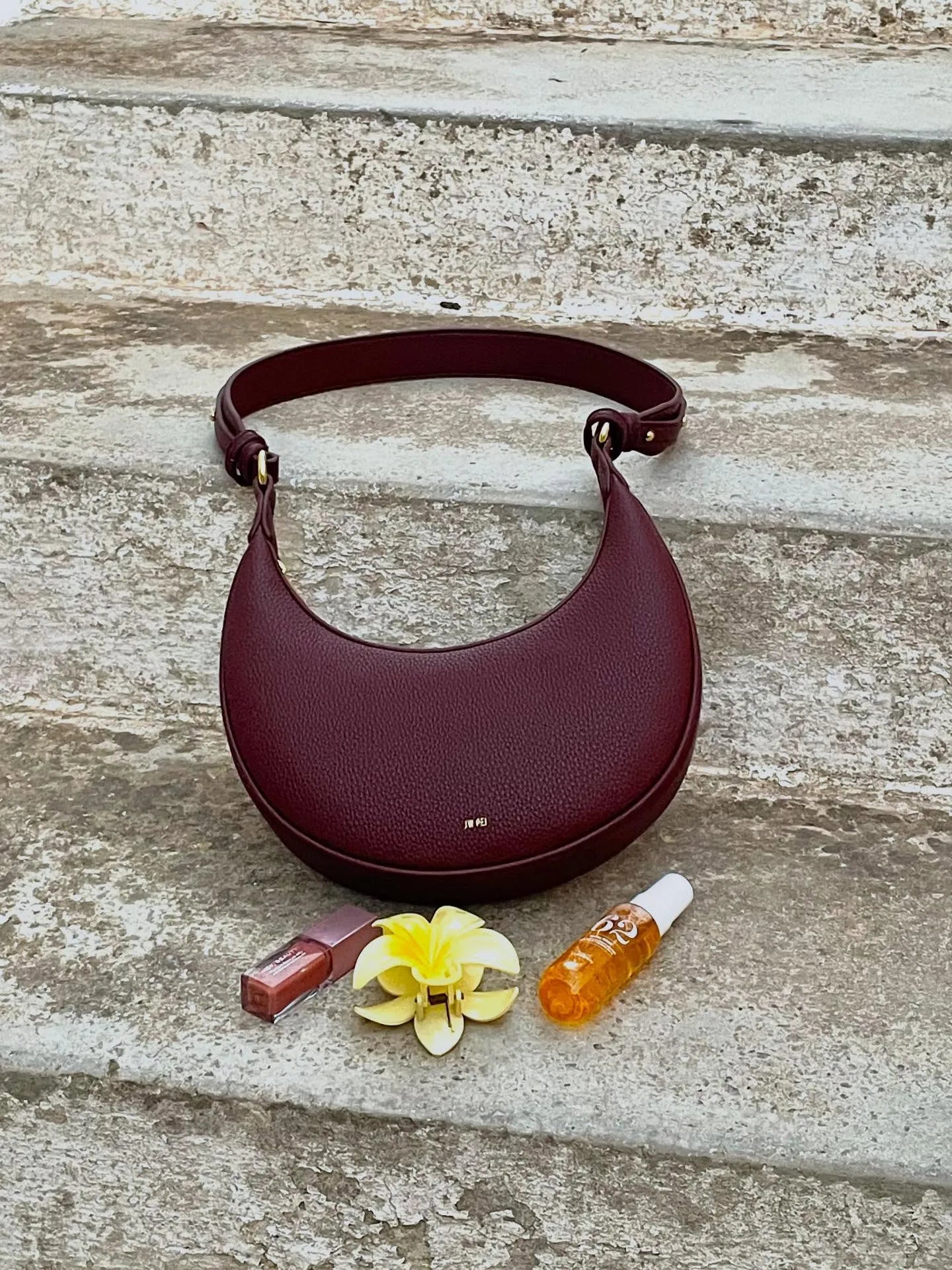 JW PEI_Deep Claret_Carly Medium Shoulder Bags_5S04-4_Deep Claret_07