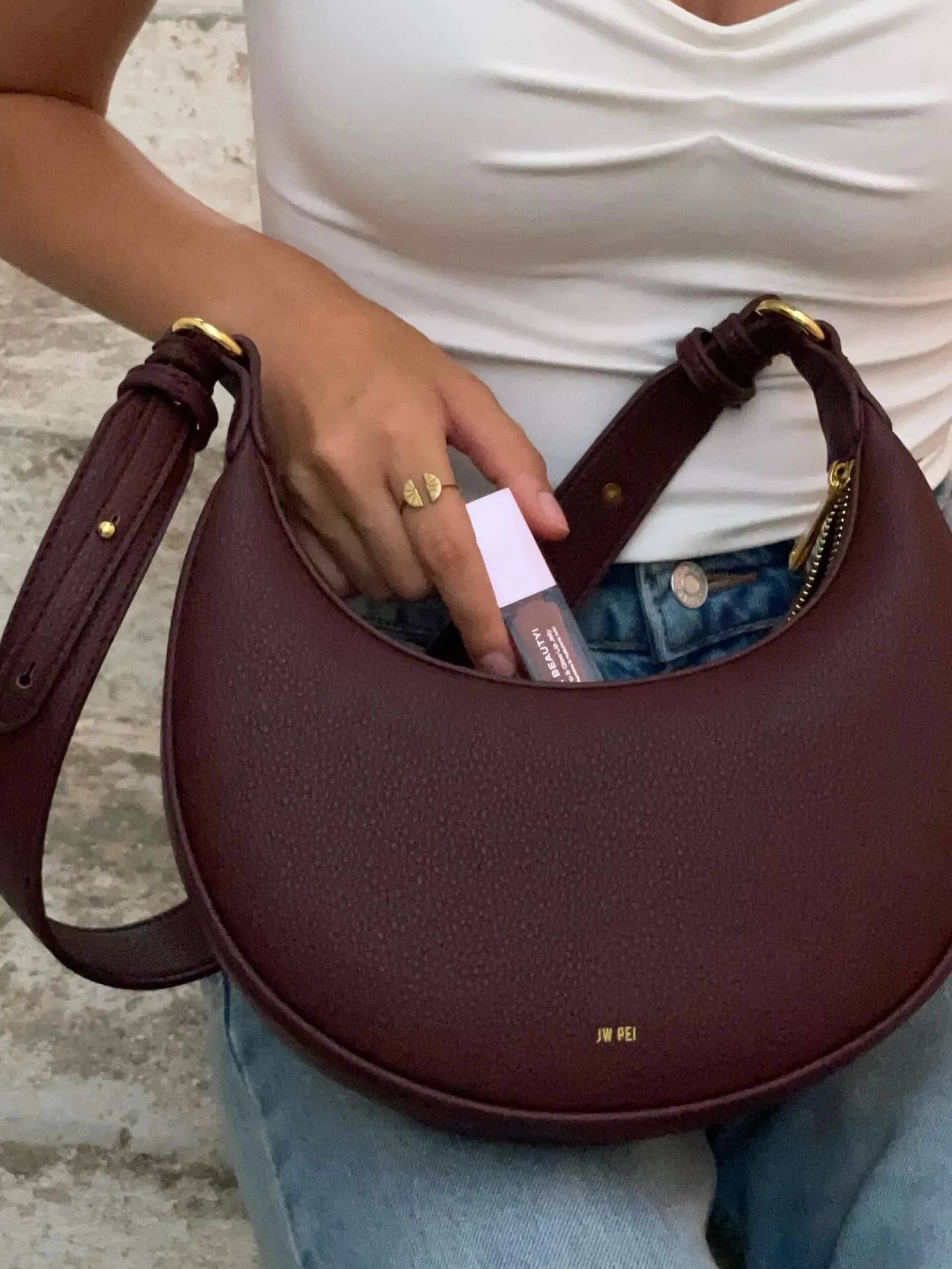 JW PEI_Deep Claret_Carly Medium Shoulder Bags_5S04-4_Deep Claret_011