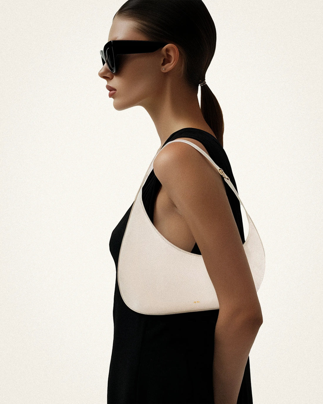 JW PEI_Ivory_Harlee Shoulder Bag_5S61-2_Ivory_02