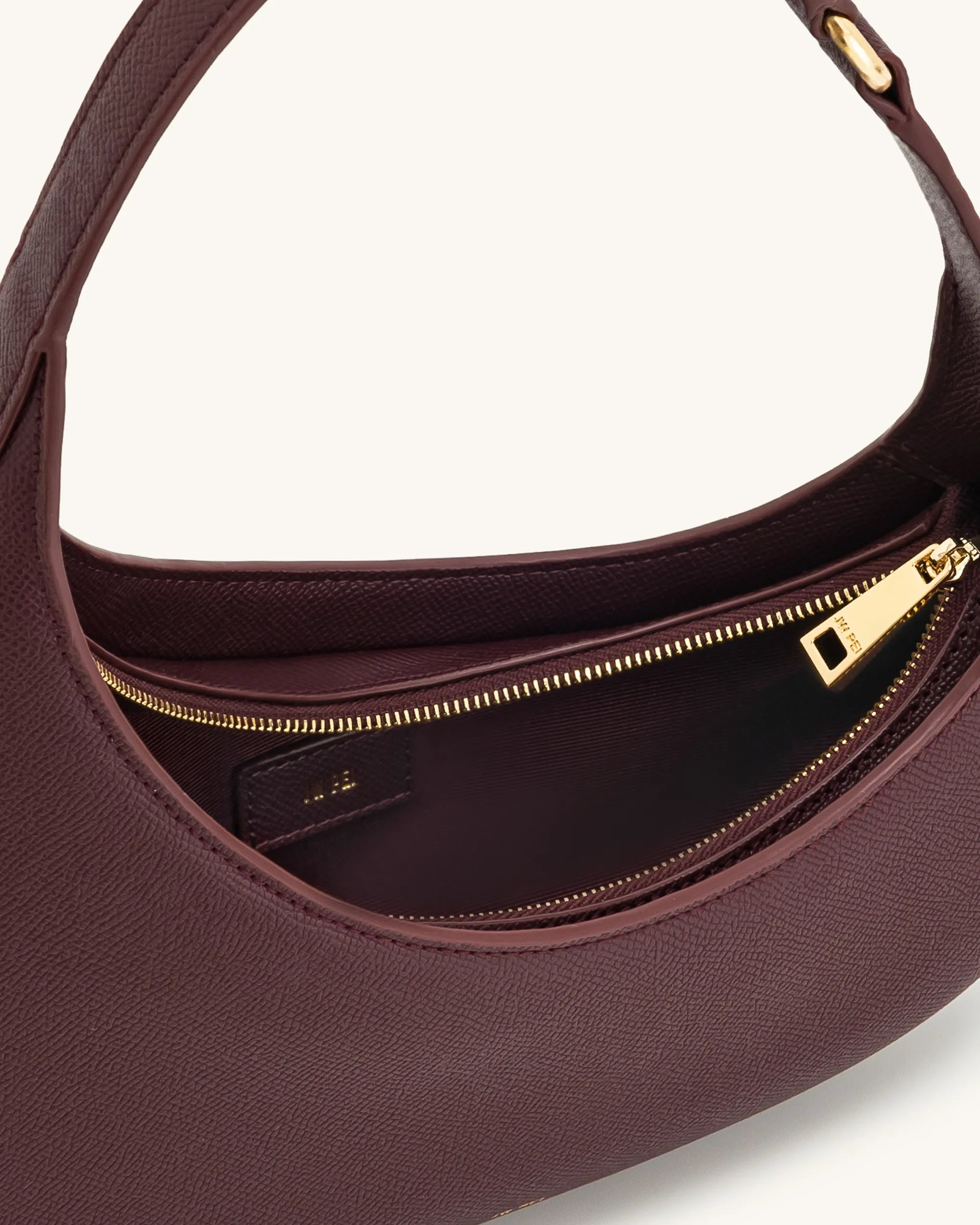 JW PEI_Claret_Harlee Shoulder Bags_5S61-43_Claret_04