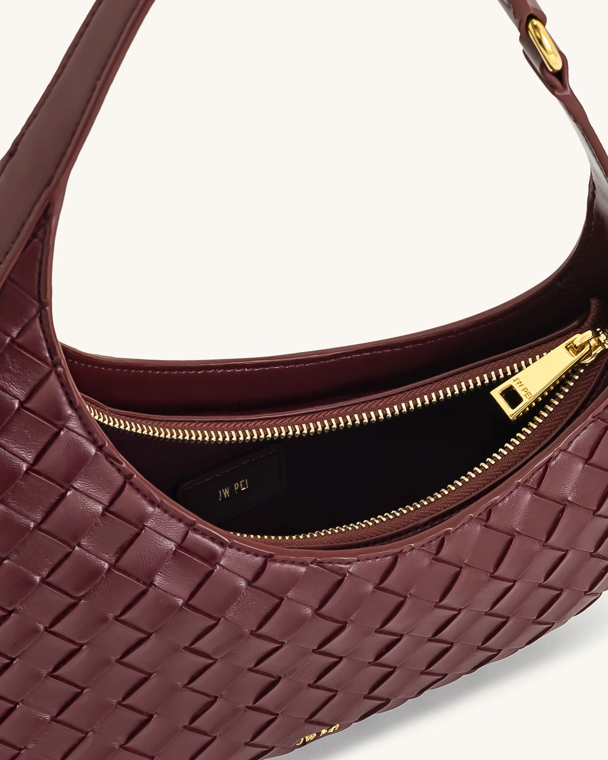 JW PEI_Burgundy_Harlee Weave Texture Shoulder Bags_5S61-44_Burgundy_04