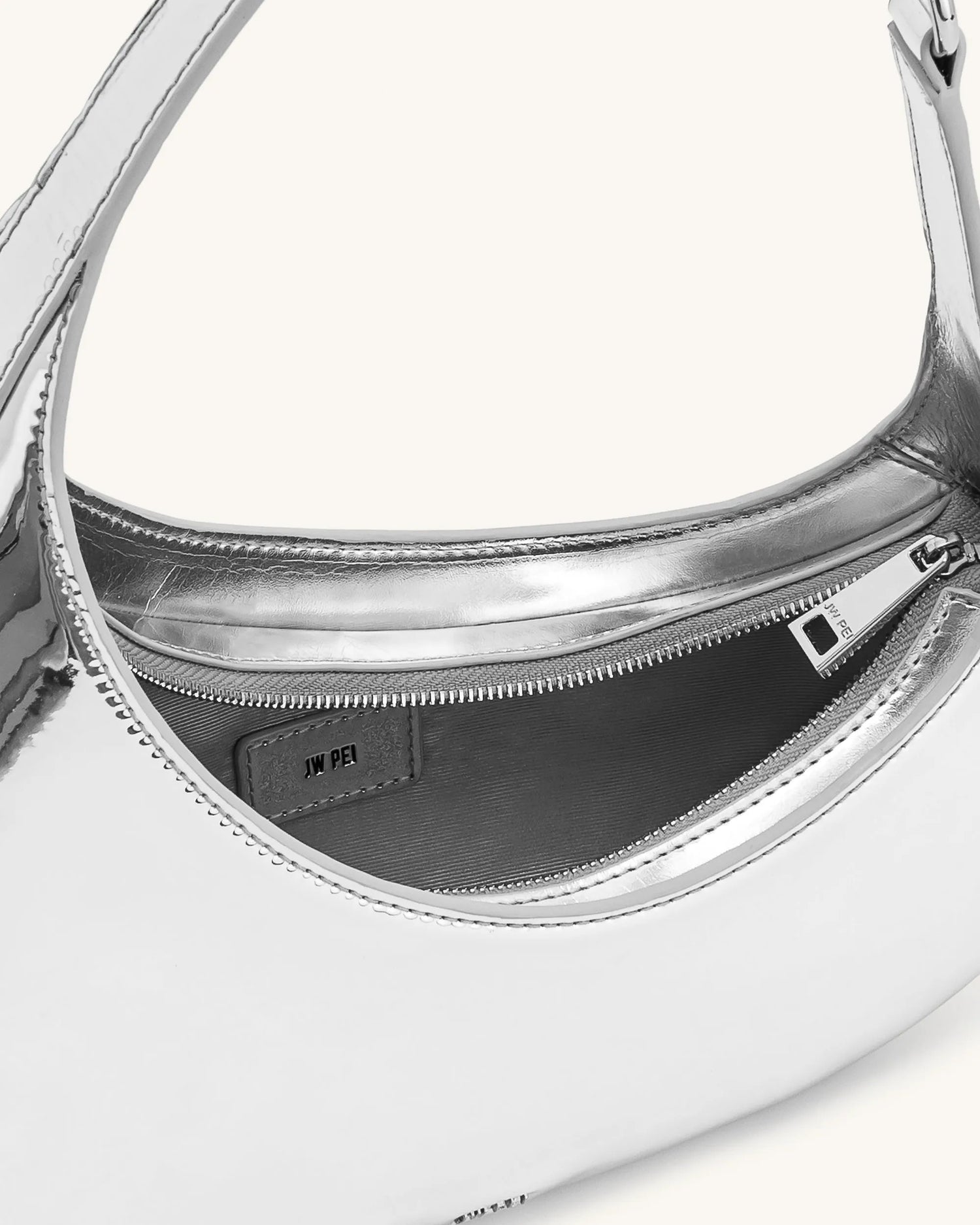 JW PEI_Silver_Harlee Shoulder Bag_5S61-91_Silver_04