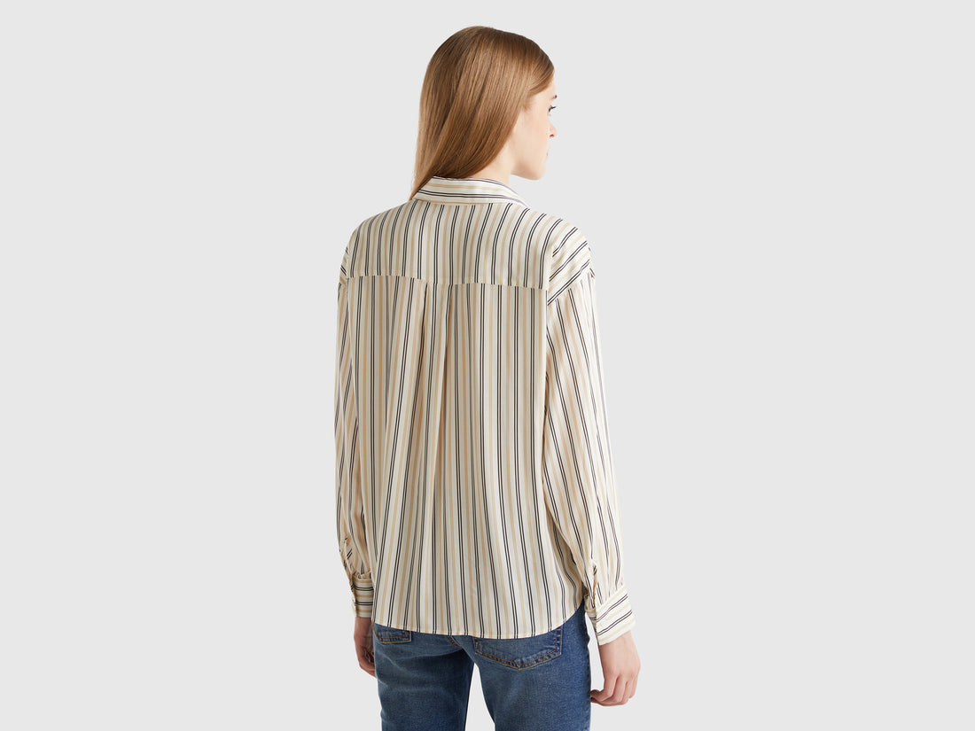 Striped Shirt With V-Neck_5TUQDQ0BK_901_02