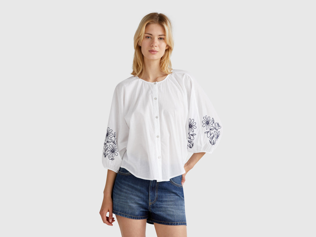Benetton_Blouse with Floral Embroidery_5VZCDQ0BN_101_01